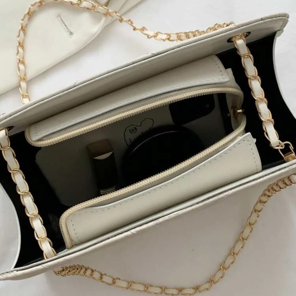 Minimalist Chevron quilted handbag nude black white chain - Picture 11 of 12